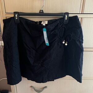 Black Textured Skirt with Bow Detail